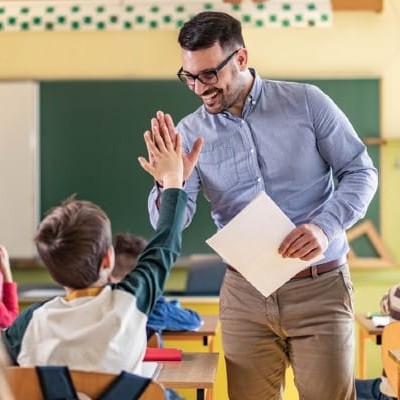 مربی شماره سه